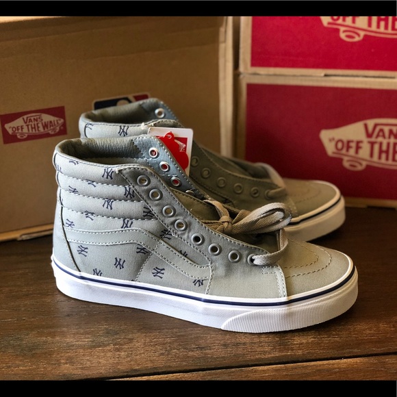 yankees high top vans